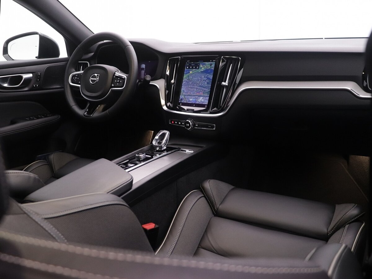 35143990 volvo v60 2 0 b3 plus dark 72