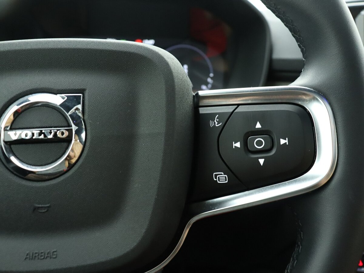 35487775 volvo xc40 1 5 t5 phev inscription panomama dak harman kardon leder 7271ae