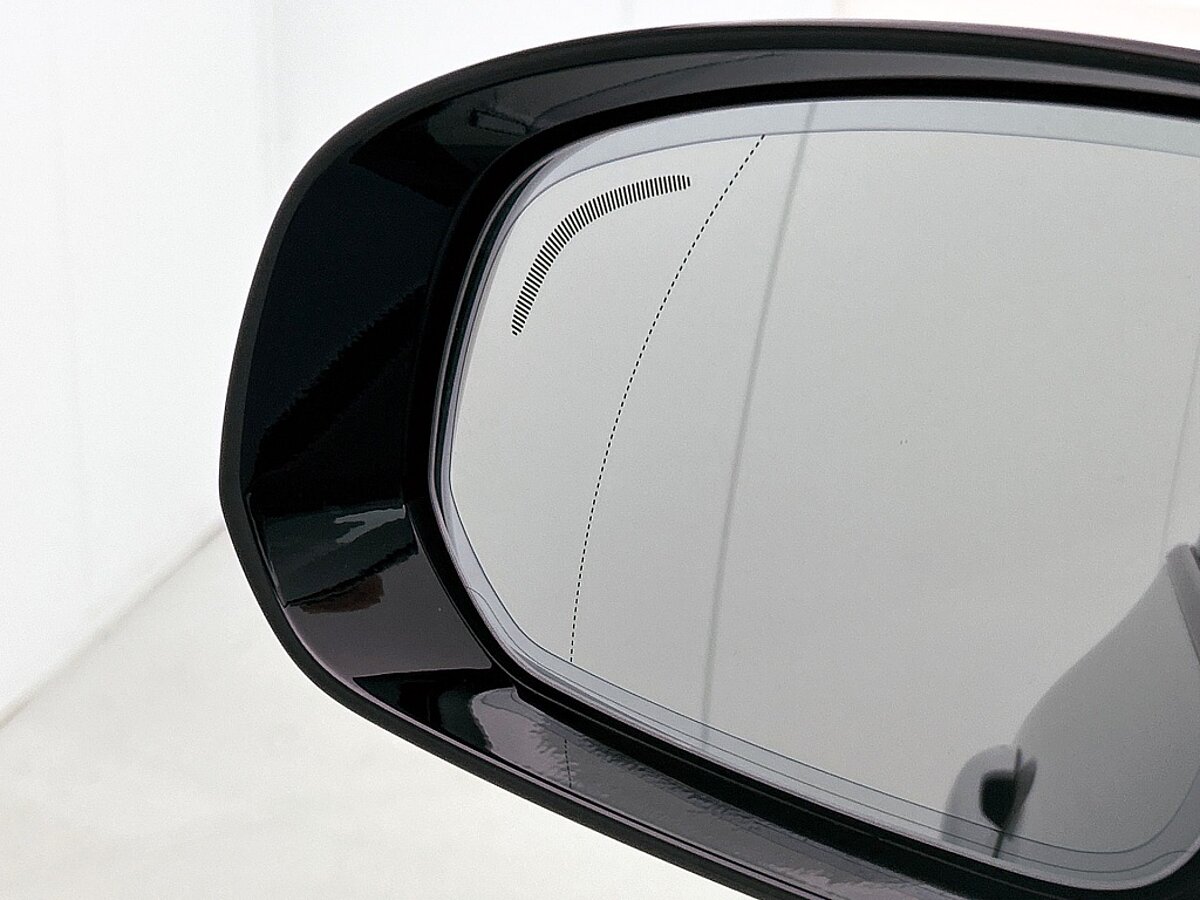 43680818 volvo xc60 2 0 t8 awd plus dark harman kardon panoramadak 21 lm velg 63