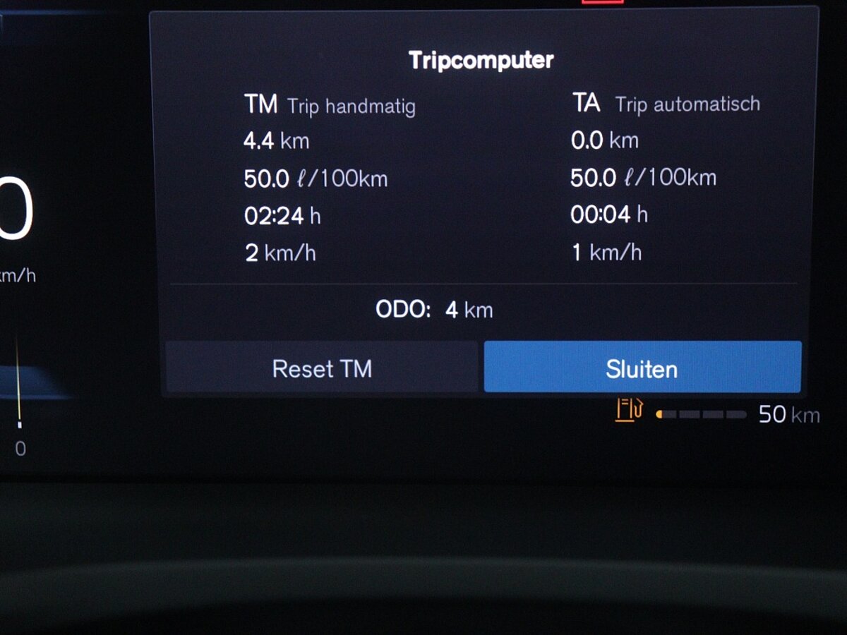 43755968 volvo v60 2 0 b3 plus dark sportstoelen zwarte hemel camera c1acf0