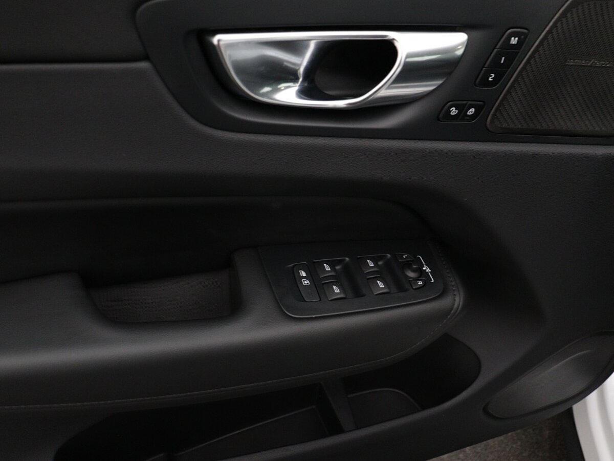 44353155 volvo xc60 2 0 t6 awd ultra dark 84f4e9