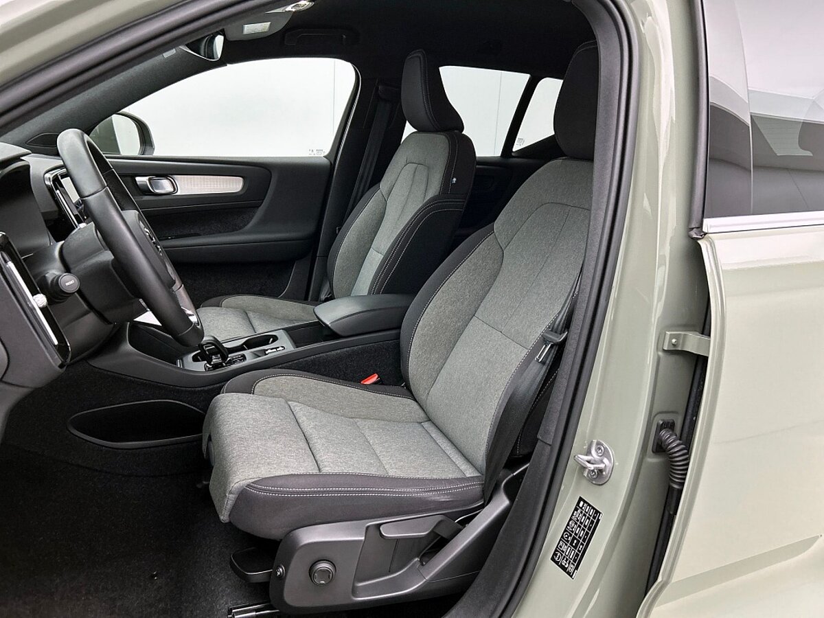 48948034 volvo xc40 1 5 t4 plug in hybrid core bright navigatie sensoren voor 09