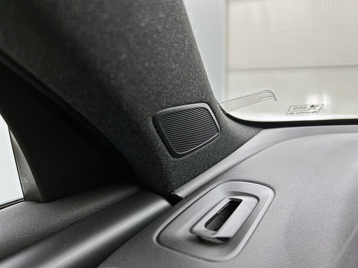 49446815 volvo xc40 1 5 t5 r design panorama dak trekhaak climate pack camer 03