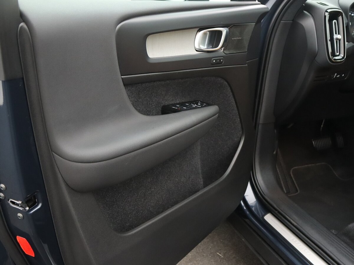 35487775 volvo xc40 1 5 t5 phev inscription panomama dak harman kardon leder 871a76