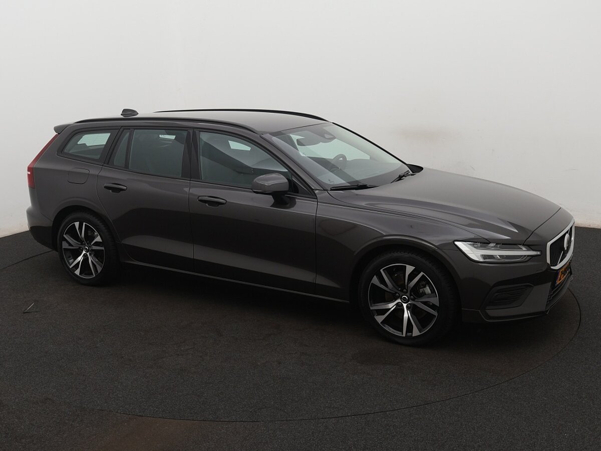 43976401 volvo v60 2 0 b3 essential edition driver assist climate pack trekha 11