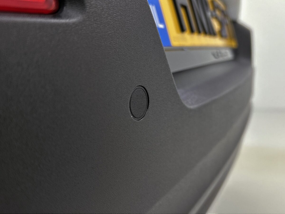 44986349 volvo xc40 1 5 t4 recharge r design 80