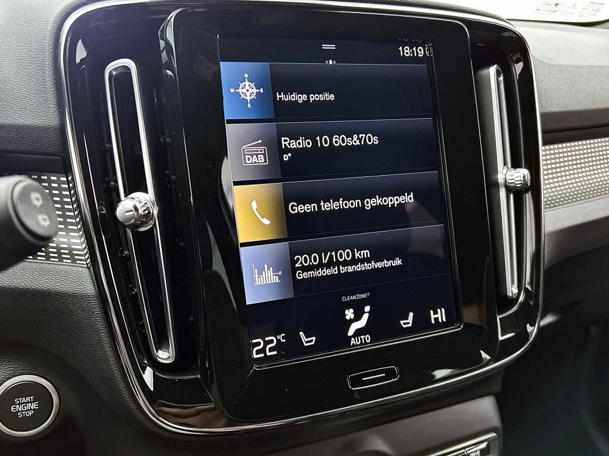 45916107 volvo xc40 1 5 t4 recharge r design harman kardon 22
