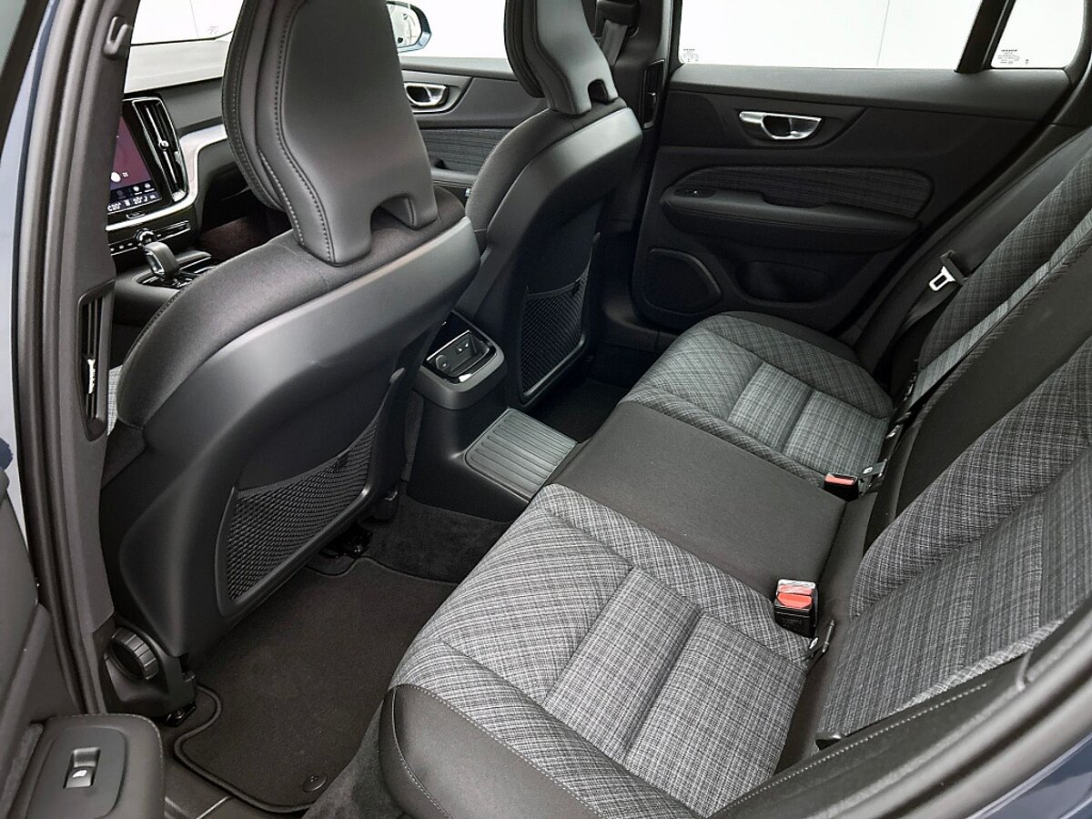 46693500 volvo v60 v60 t6 twin engine awd core business actie van 58 790 voor 5 11