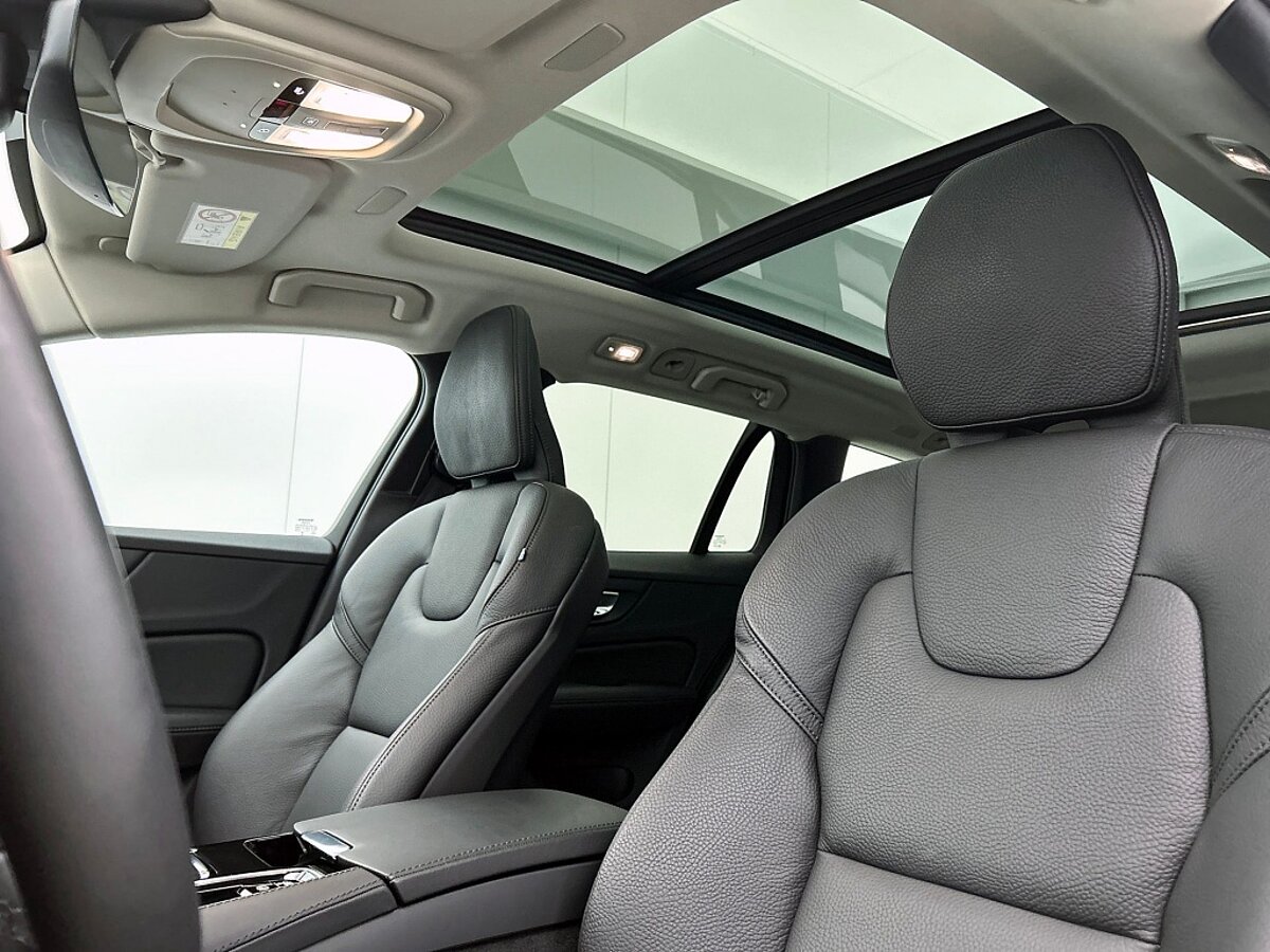 49250153 volvo v60 2 0 t8 awd ultra dark trekhaak panorama dak leder 63