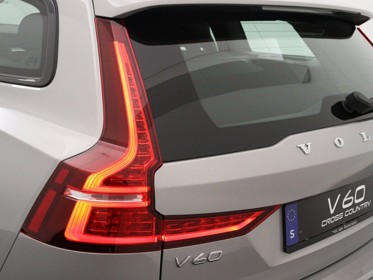 34285528 volvo v60 2 0 b5 cross country awd ultimate panorama dak 360 graden ca 90