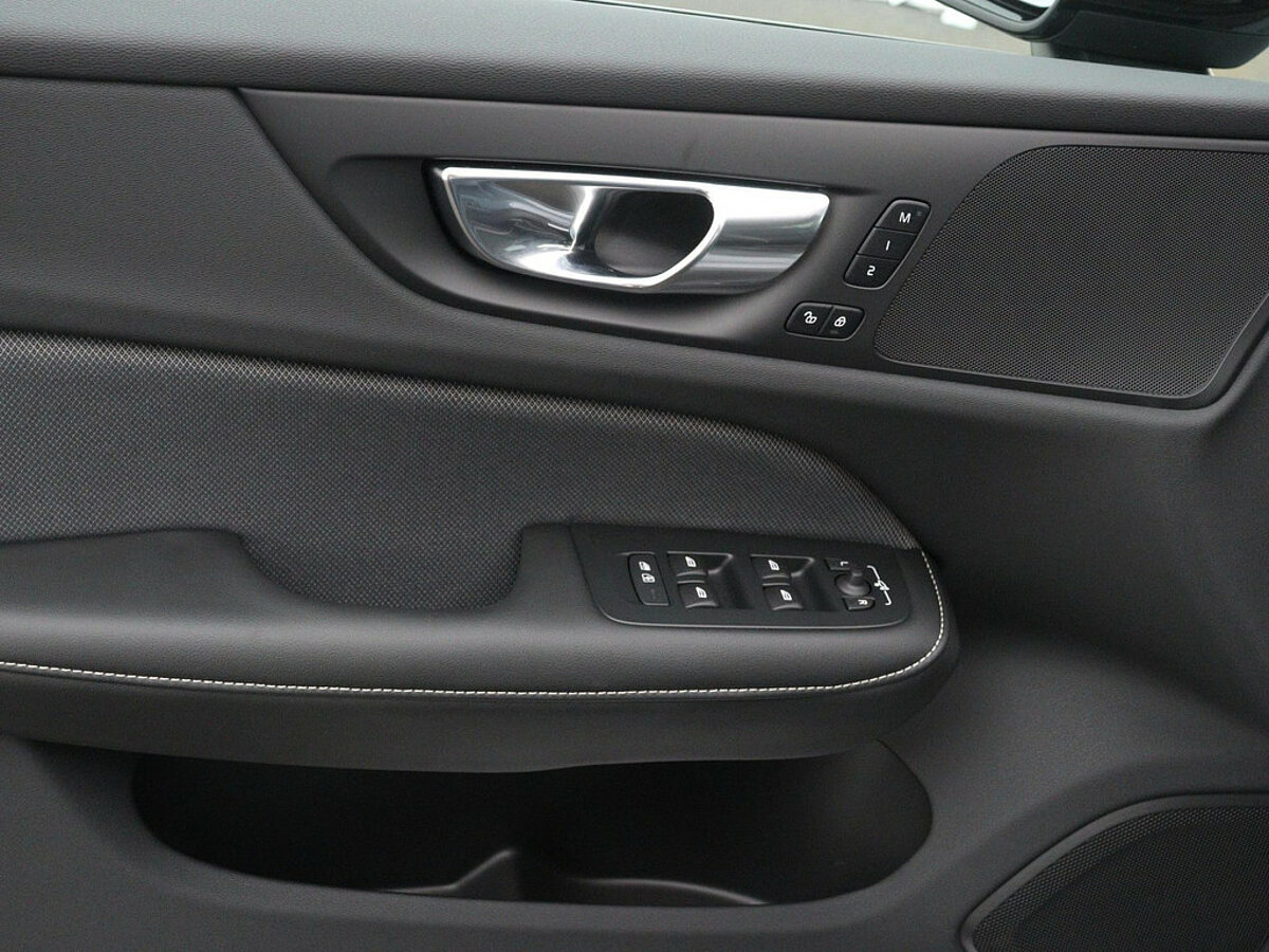 34316478 volvo s60 2 0 b3 plus dark sportstoelen parkeercamera achter 38bb42
