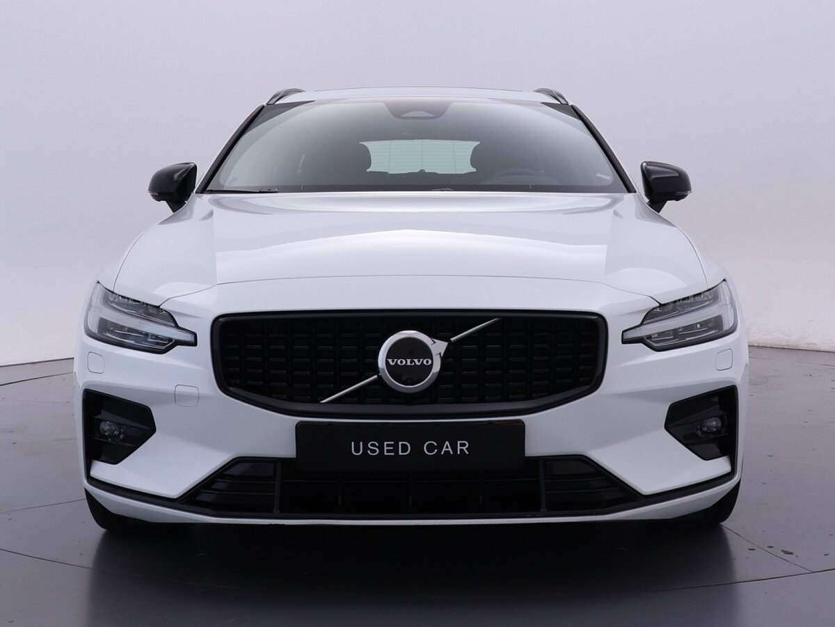 35143990 volvo v60 2 0 b3 plus dark 2 02