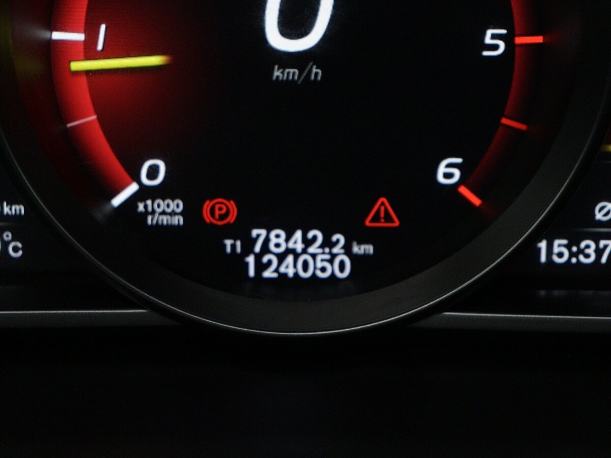 44623939 volvo v40 2 0 d3 edition 81