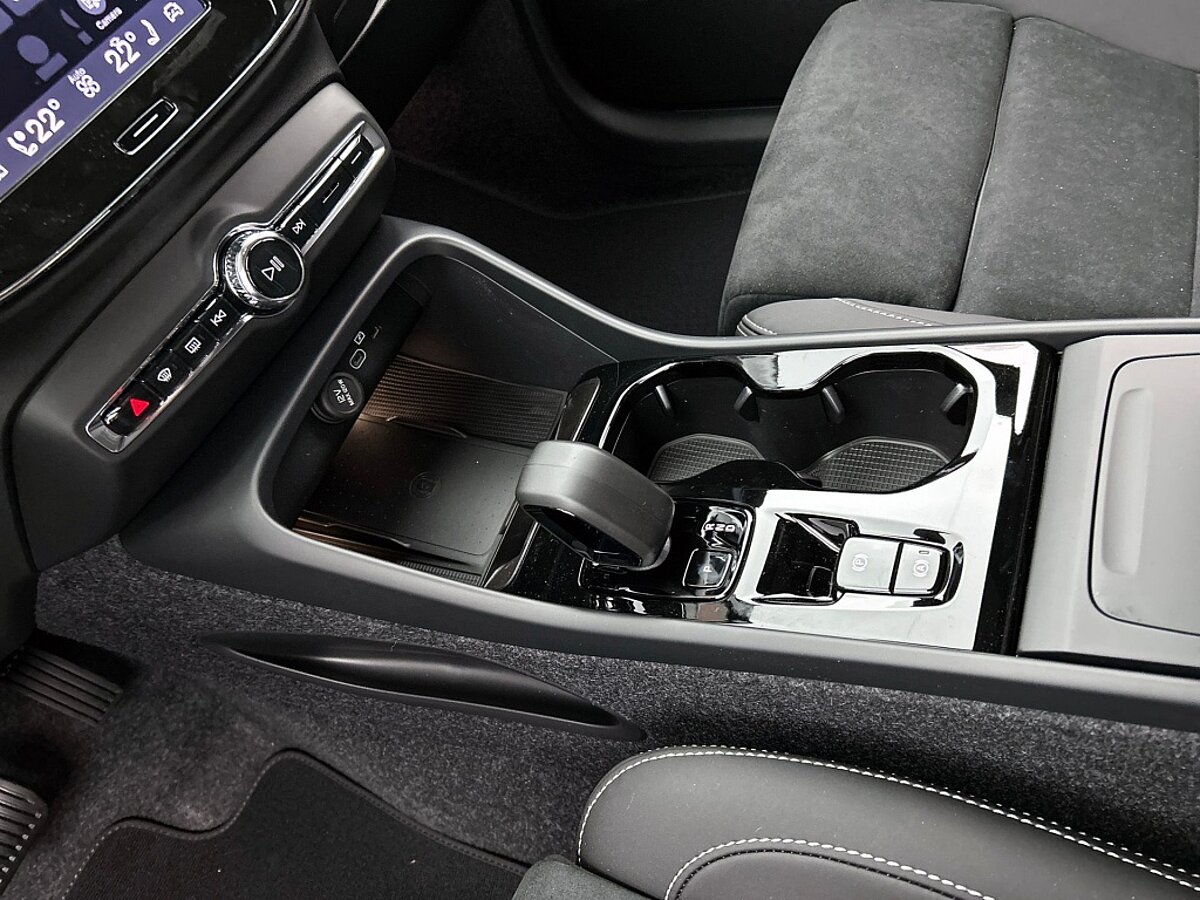 46502610 volvo xc40 xc40 b4 plus black edition panoramadak nubuck bekleding 04