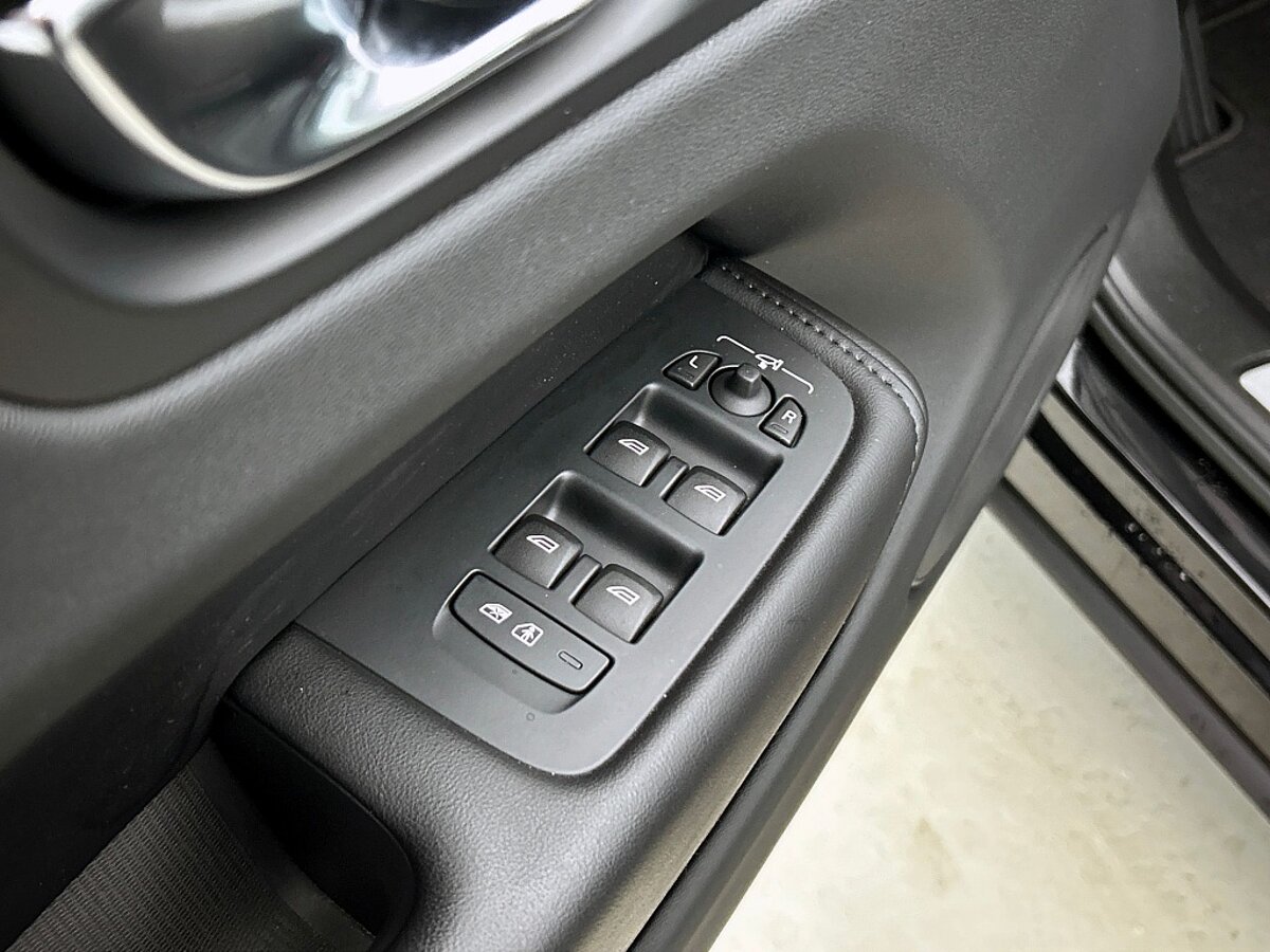 49250062 volvo xc60 2 0 t6 awd plus bright trekhaak leder panorama dak 77