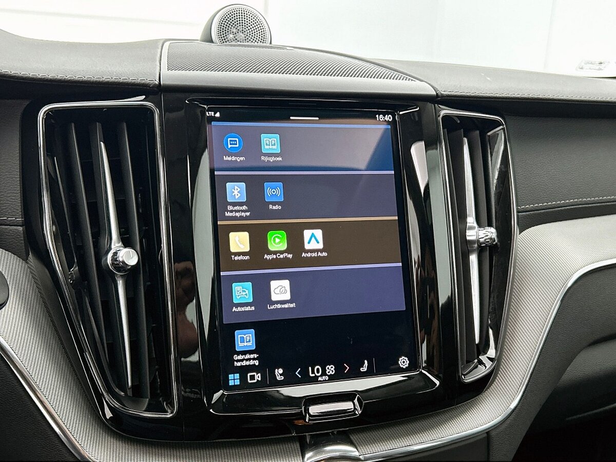 49302488 volvo xc60 t6 recharge awd ultimate dark bowers wilkins luchtvering 8 02