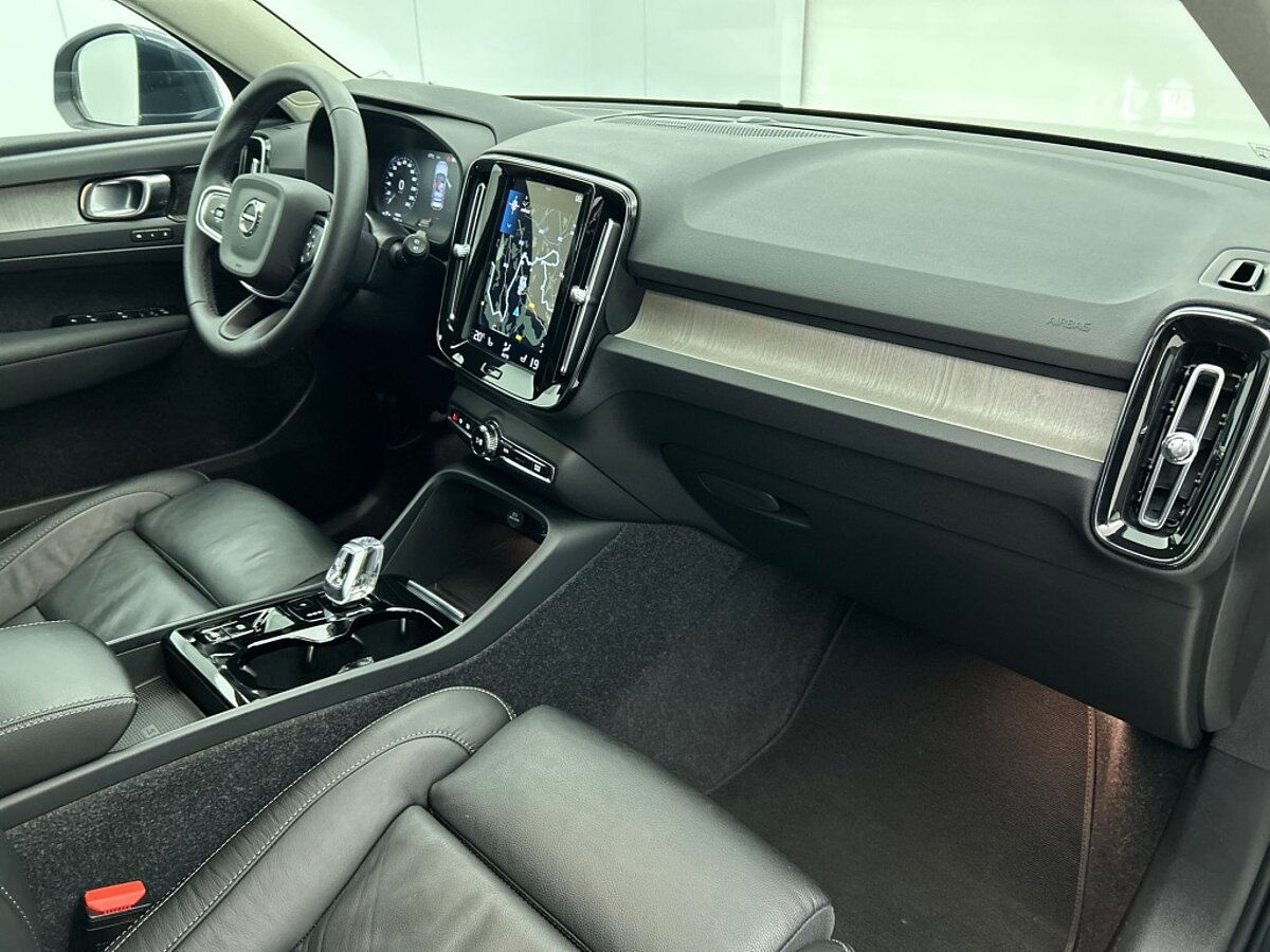 49484370 volvo xc40 1 5 t4 inscription h k getint glas pilot assist leder 44