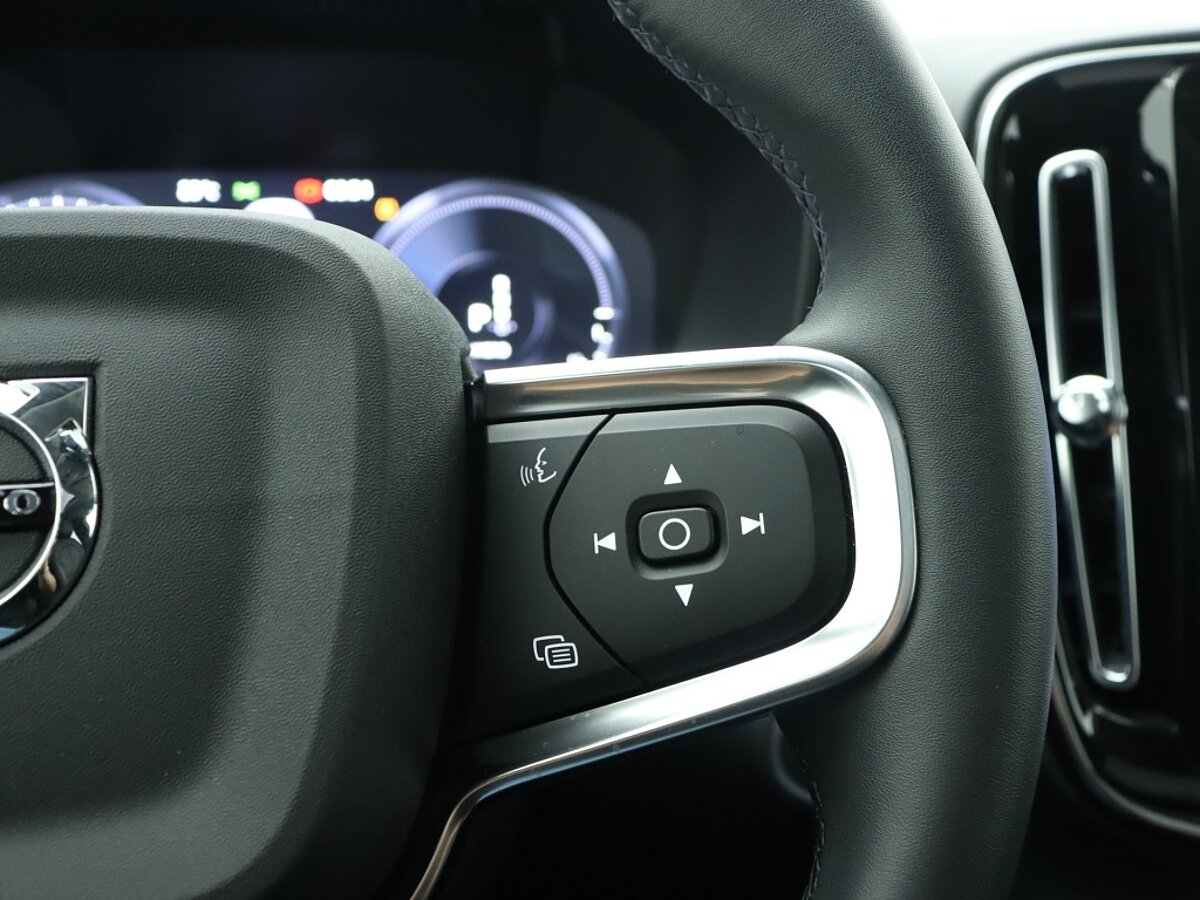 35007209 volvo xc40 1 5 t4 recharge ultimate dark 65d90e