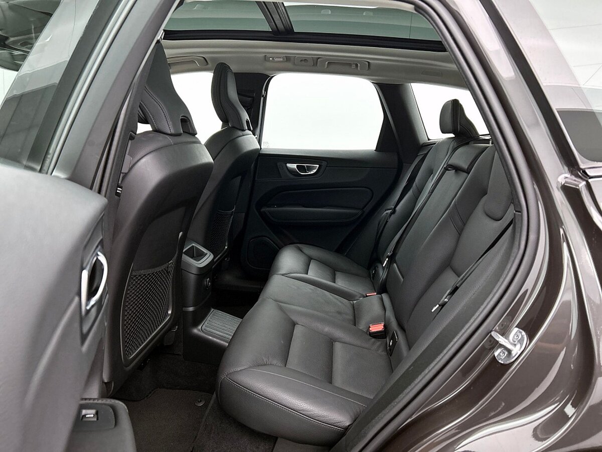 45959912 volvo xc60 2 0 t6 awd plus dark 40