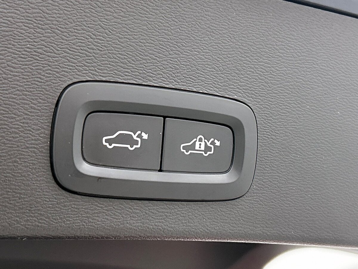 46877628 volvo xc40 1 5 t5 rech r design panorama dak harman kardon 21