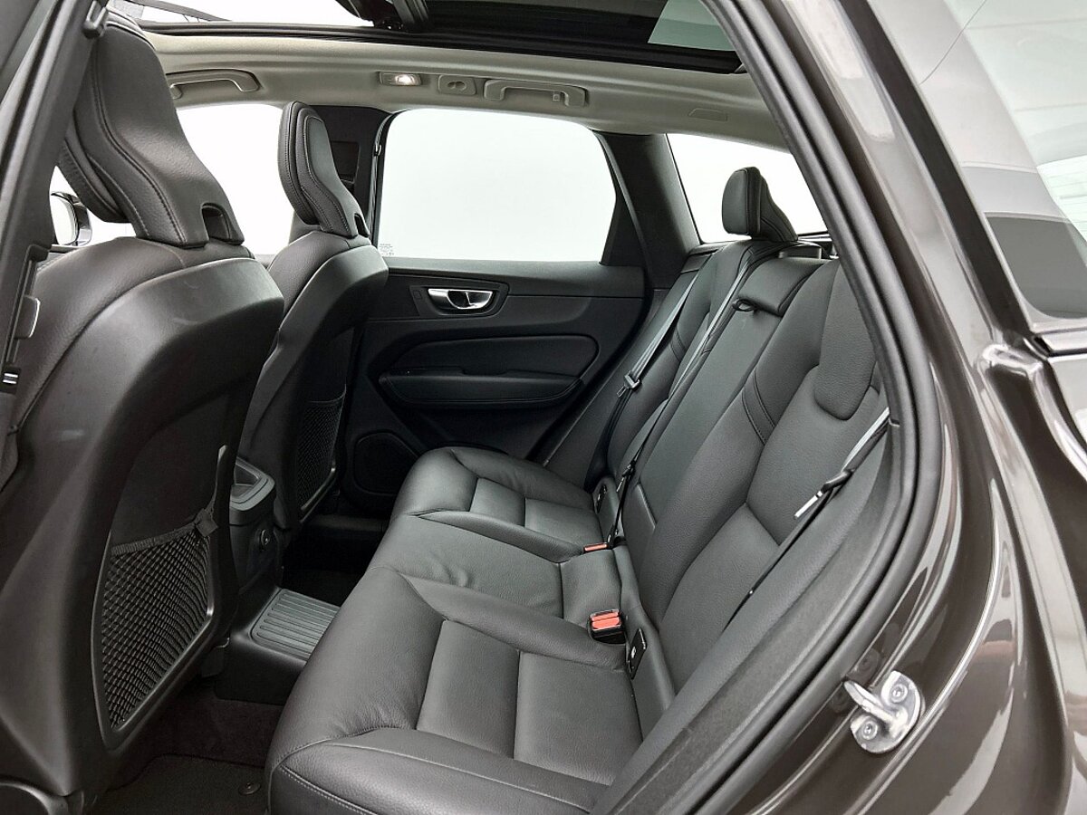 46893522 volvo xc60 2 0 t6 awd ultra dark trekhaak leder panorama dak 35