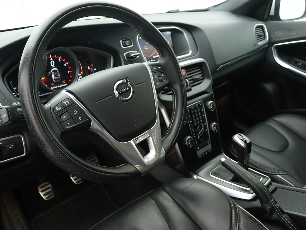 35542103 volvo v40 2 0 t4 business sport panorama dak parkeercamera 5 02