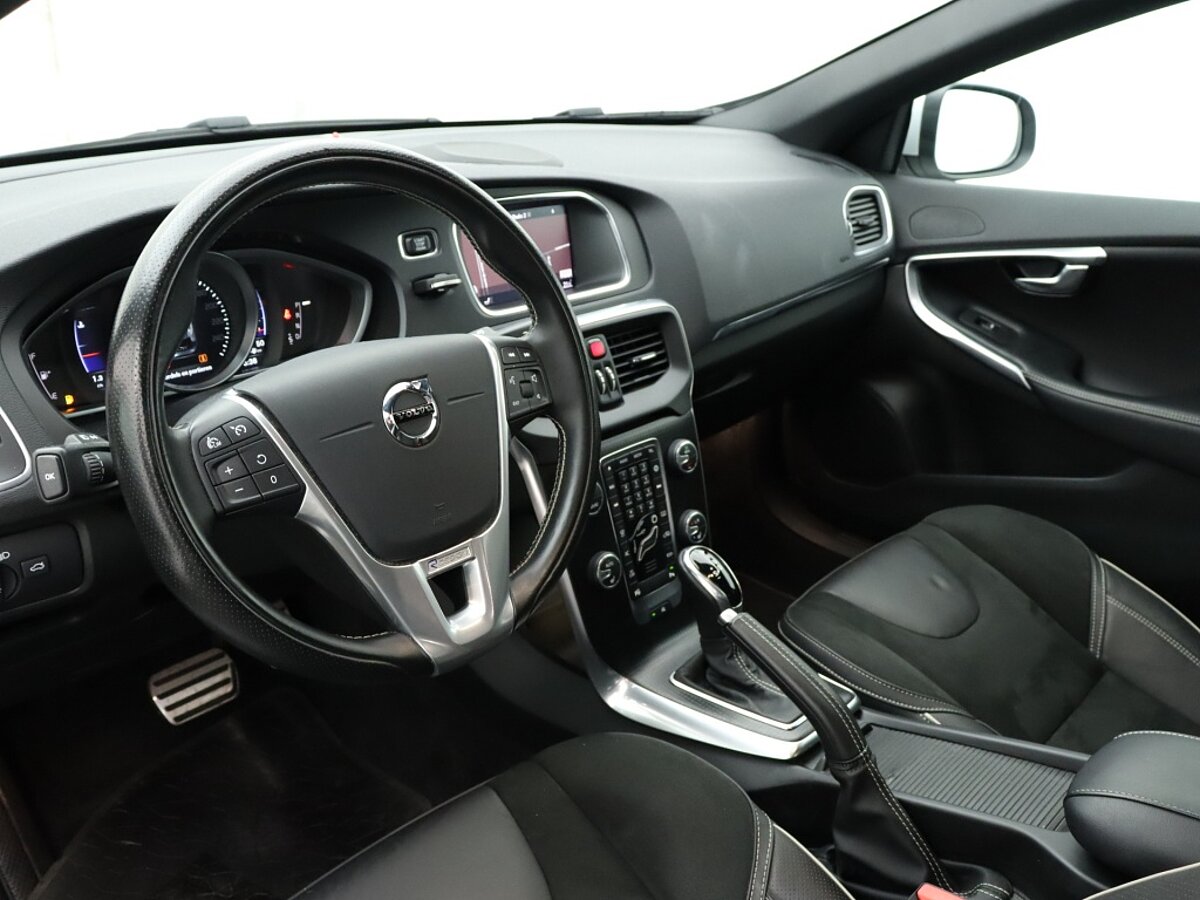 35952887 volvo v40 1 5 t3 polar sport 4 03