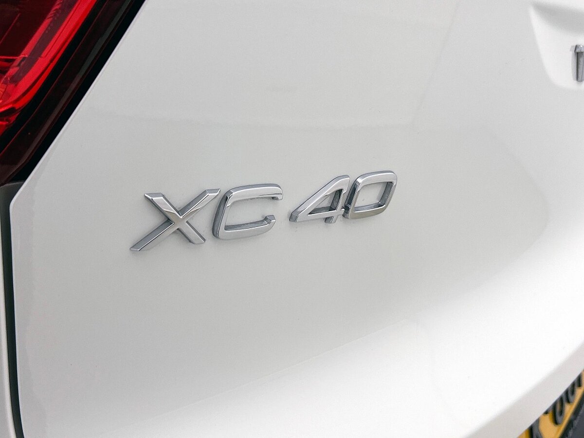 48084423 volvo xc40 1 5 t5 recharge r design 11