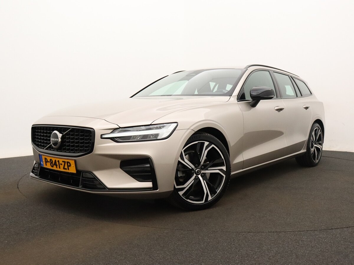 35173088 volvo v60 2 0 b4 plus dark 26