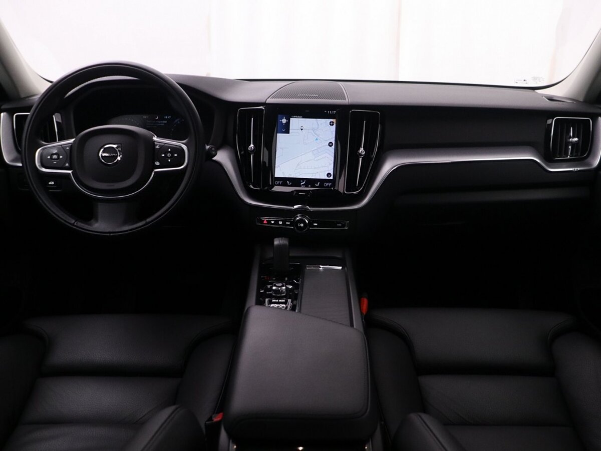 36022184 volvo xc60 2 0 b5 momentum exclusive 18