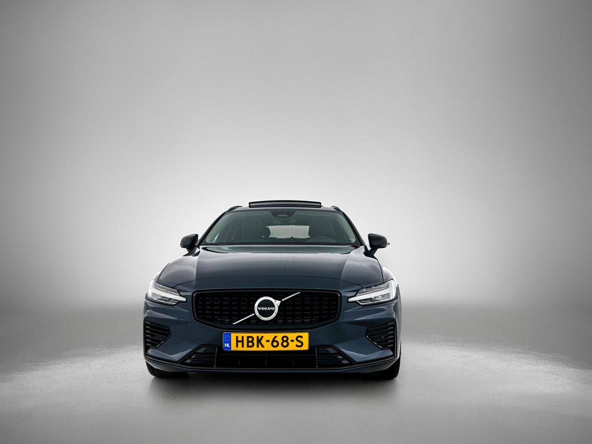 49250153 volvo v60 2 0 t8 awd ultra dark trekhaak panorama dak leder 5 02