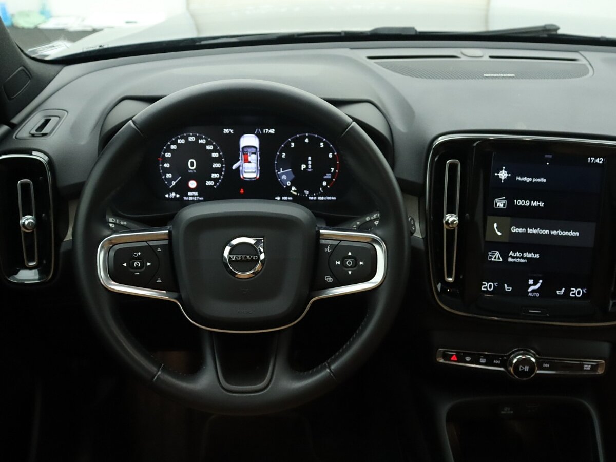 35925083 volvo xc40 2 0 t4 awd 7 04