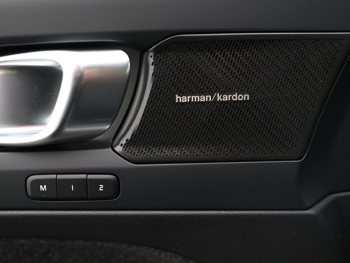 37925119 volvo c40 extended ultimate 82 kwh trekhaak harman kardon memory sto f34369