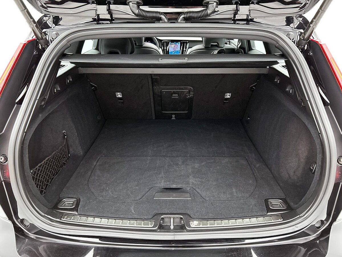 46060619 volvo v60 2 0 t6 awd plus dark 360a camera trekhaak panoramadak 13