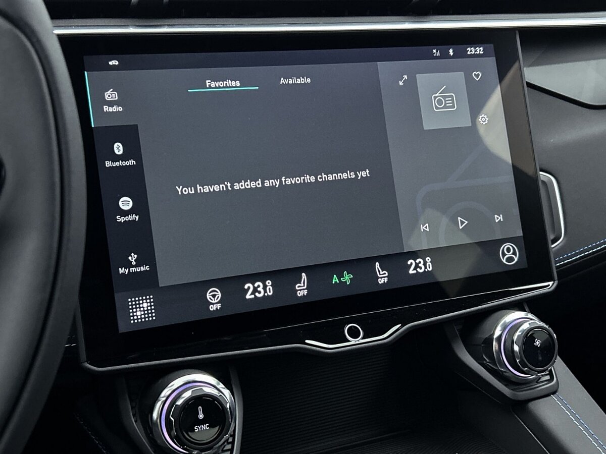 46063093 lynk co 01 1 5 phev business ed 1800kg trekvermogen 360 camera clima 66