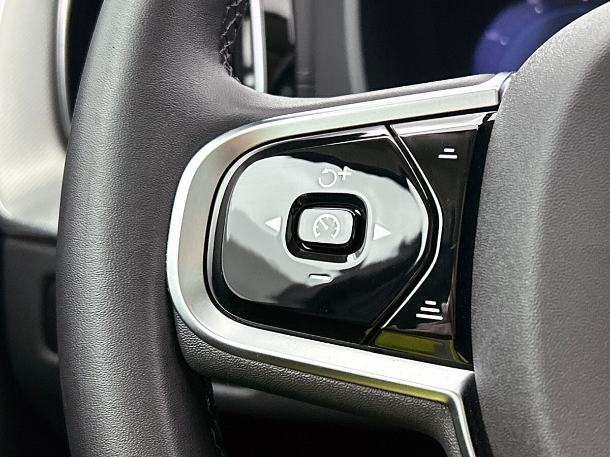 47588242 volvo xc60 2 0 t6 plug in hybrid awd ultimate dark 360 camera adative 3b2221