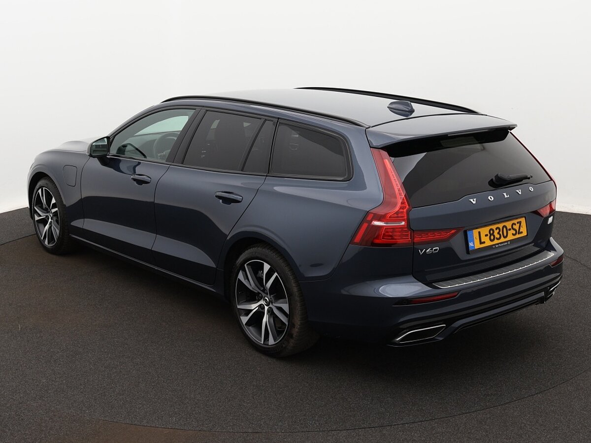 34254989 volvo v60 2 0 t6 awd recharge r design trekhaak 3 03