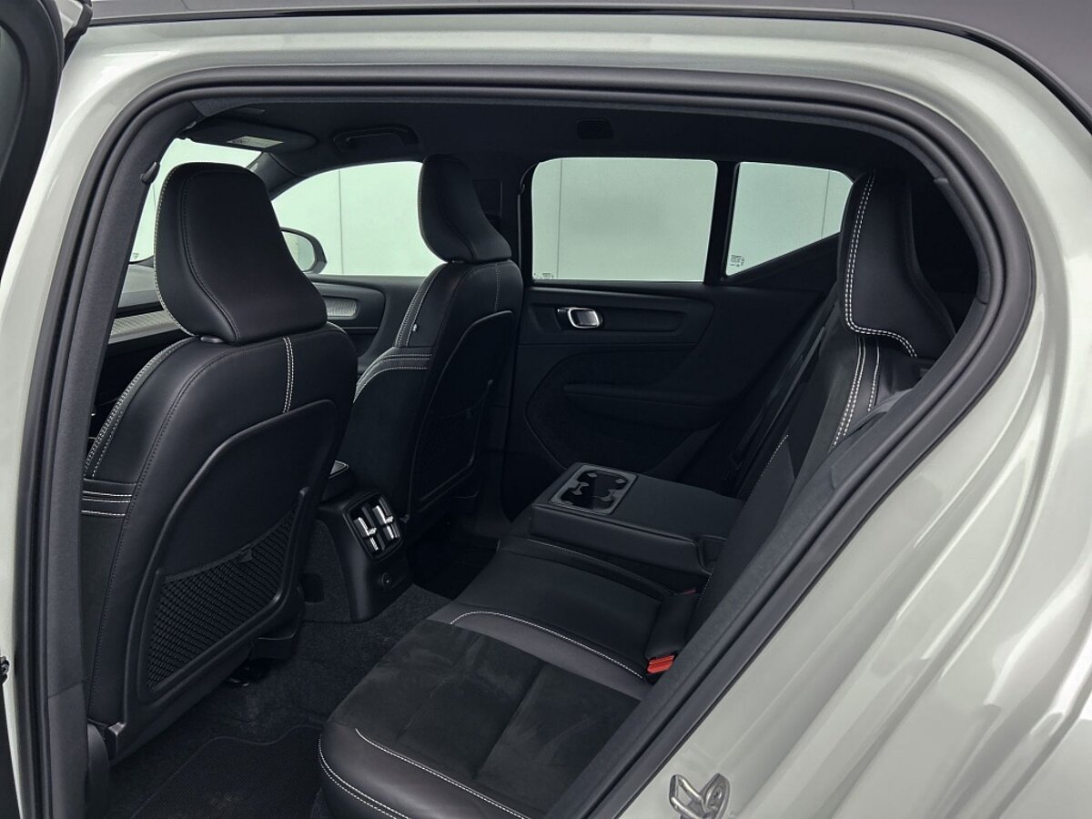 44319570 volvo xc40 t4 recharge r design 20 camera leder nubuck 595b2b