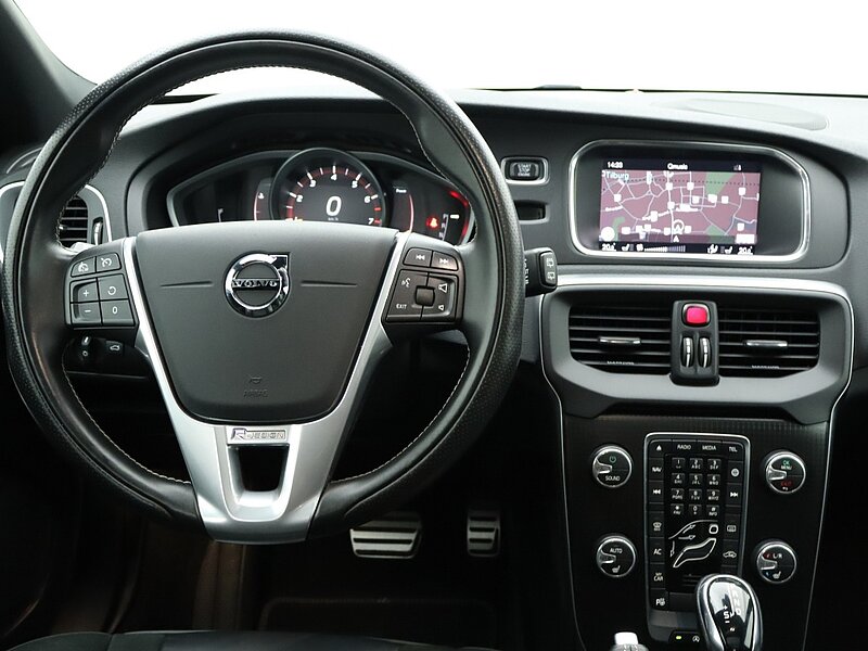 36007830 volvo v40 1 5 t3 polar sport panorama dak navigatie pdc 6 05