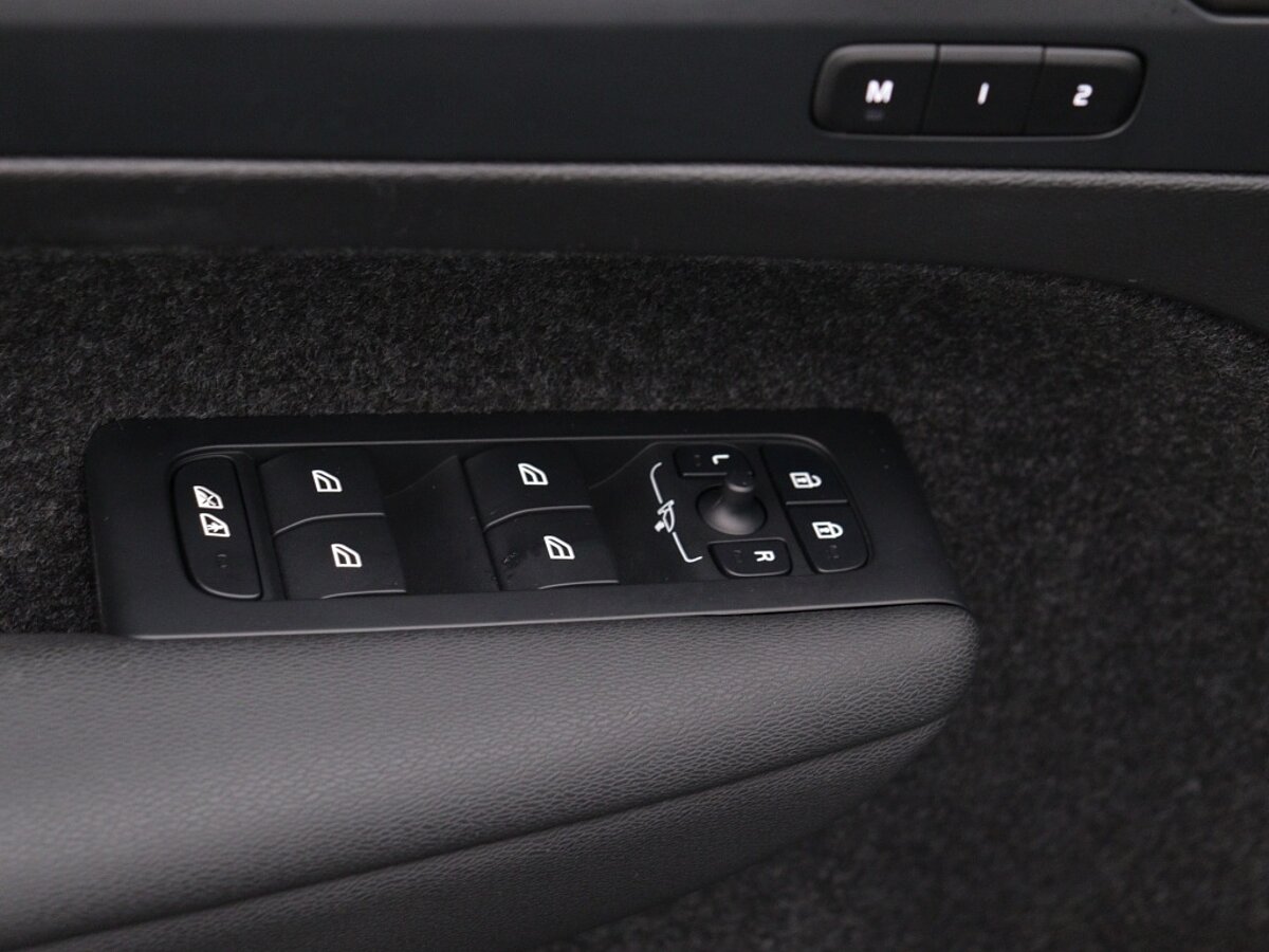 44035279 volvo xc40 1 5 t4 plus dark 360a camera 79