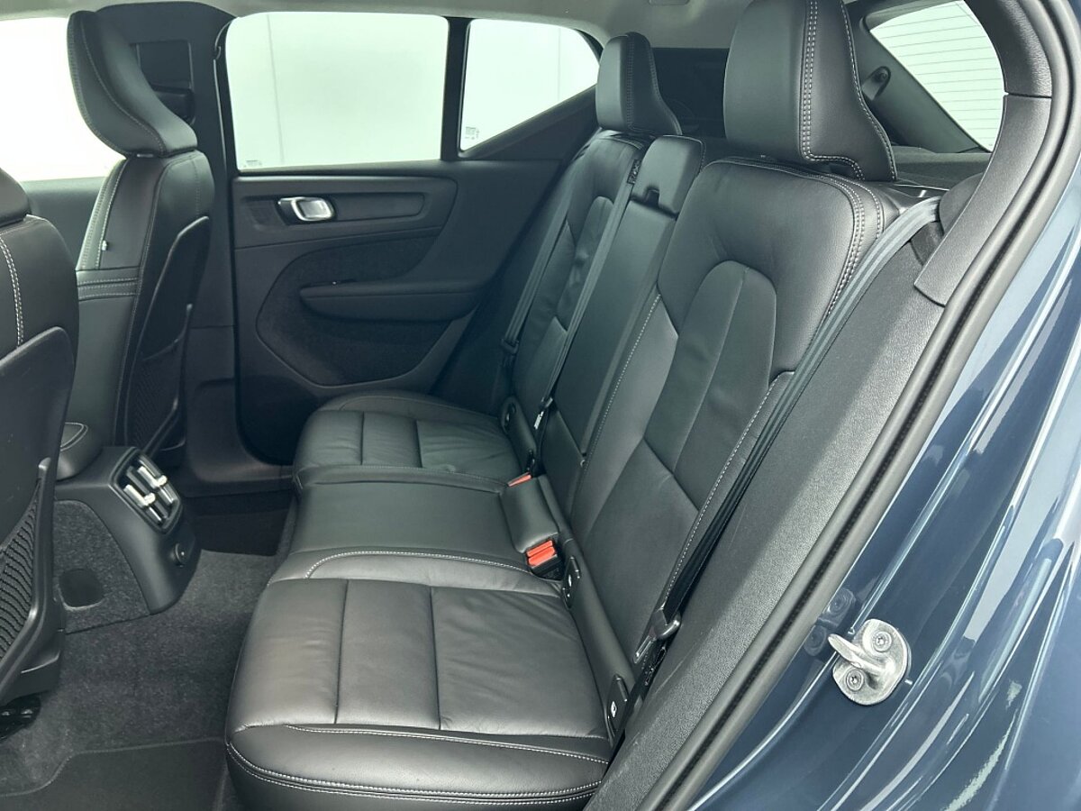 47570518 volvo xc40 1 5 t4 inscription h k getint glas pilot assist leder 91