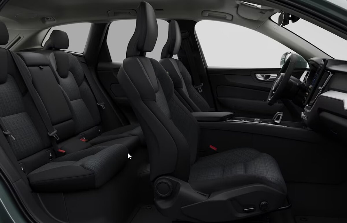 48676994 volvo xc60 core recharge plug in hybrid awd 4