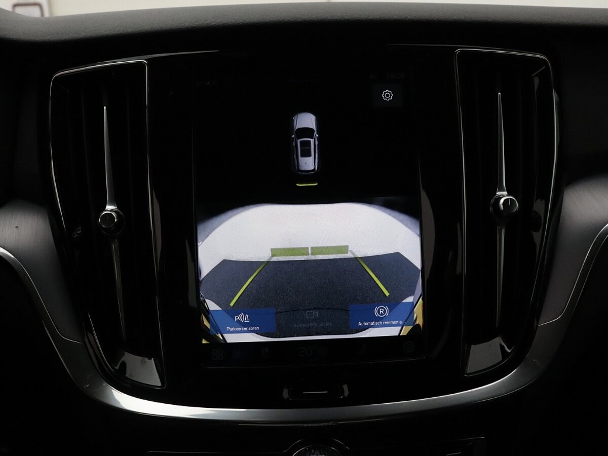 48861045 volvo v60 2 0 b3 essential edition 18 inch wielen trekhaak driver a 56