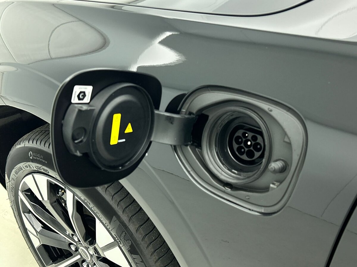 49431430 volvo xc60 plus dark plug in hybrid awd 20 lm velgen onyx black demon 76