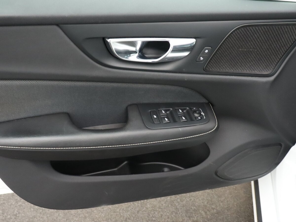 34654743 volvo v60 2 0 t5 r design 38f76f