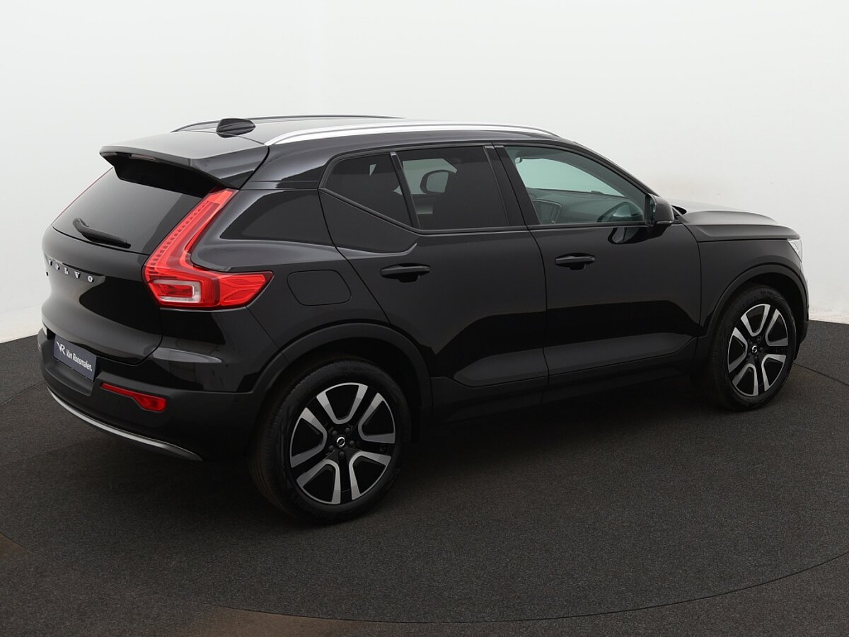 35574398 volvo xc40 1 5 t3 momentum pro 02