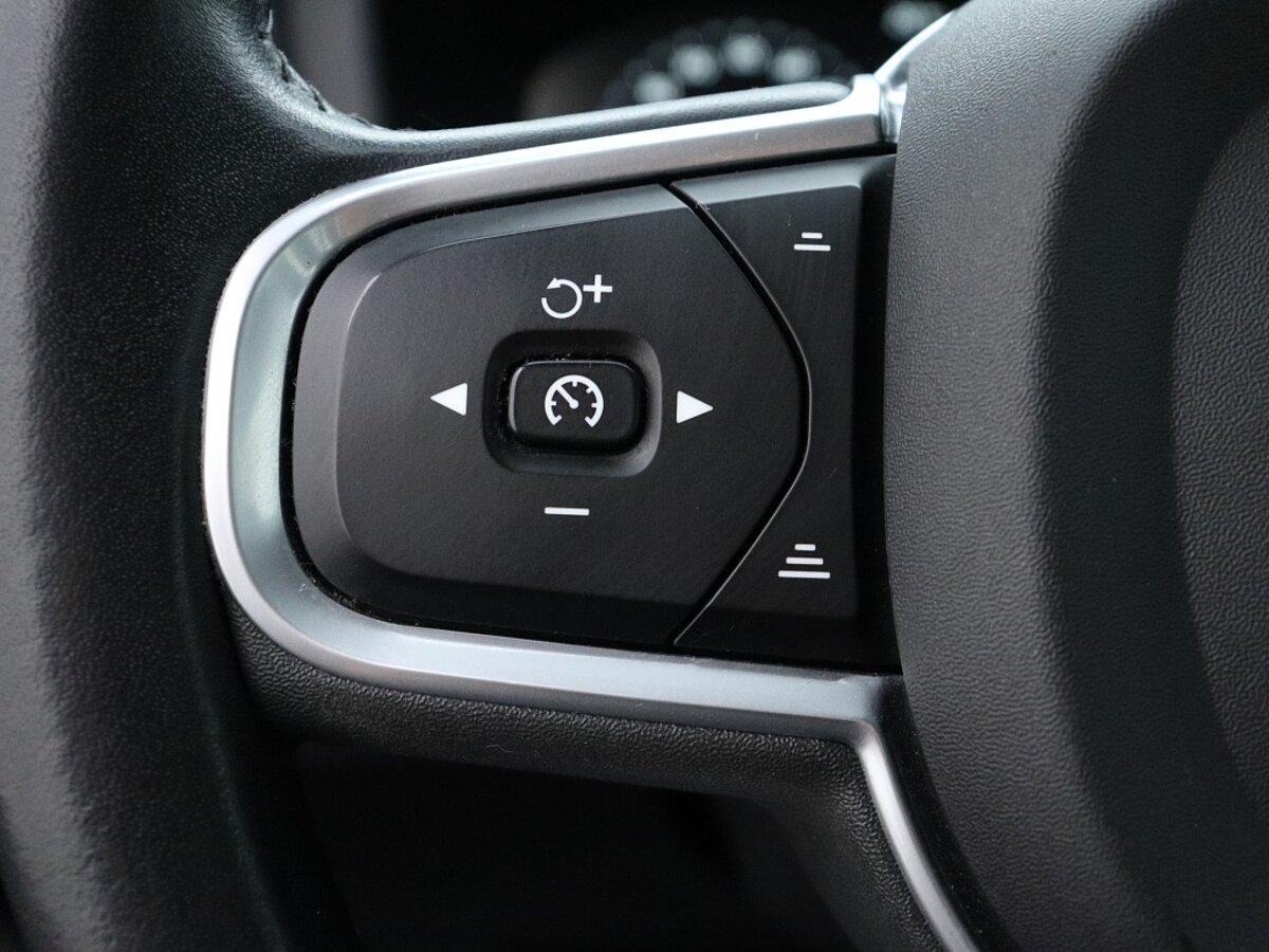 38427279 volvo v60 2 0 t4 momentum pro climate pack 71