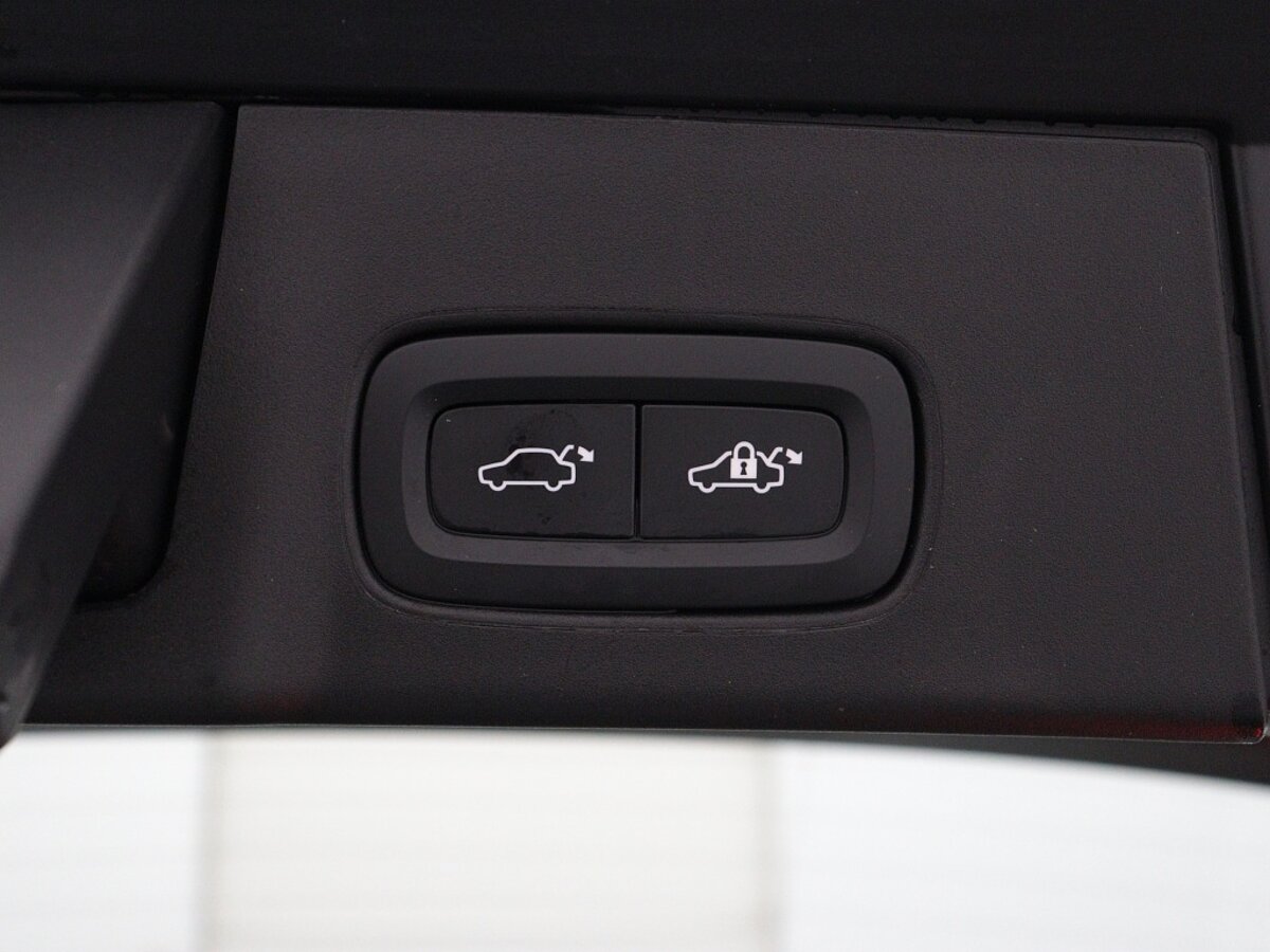 42837526 volvo v90 2 0 t6 awd ultra dark bowers wilkins trekhaak 737a70