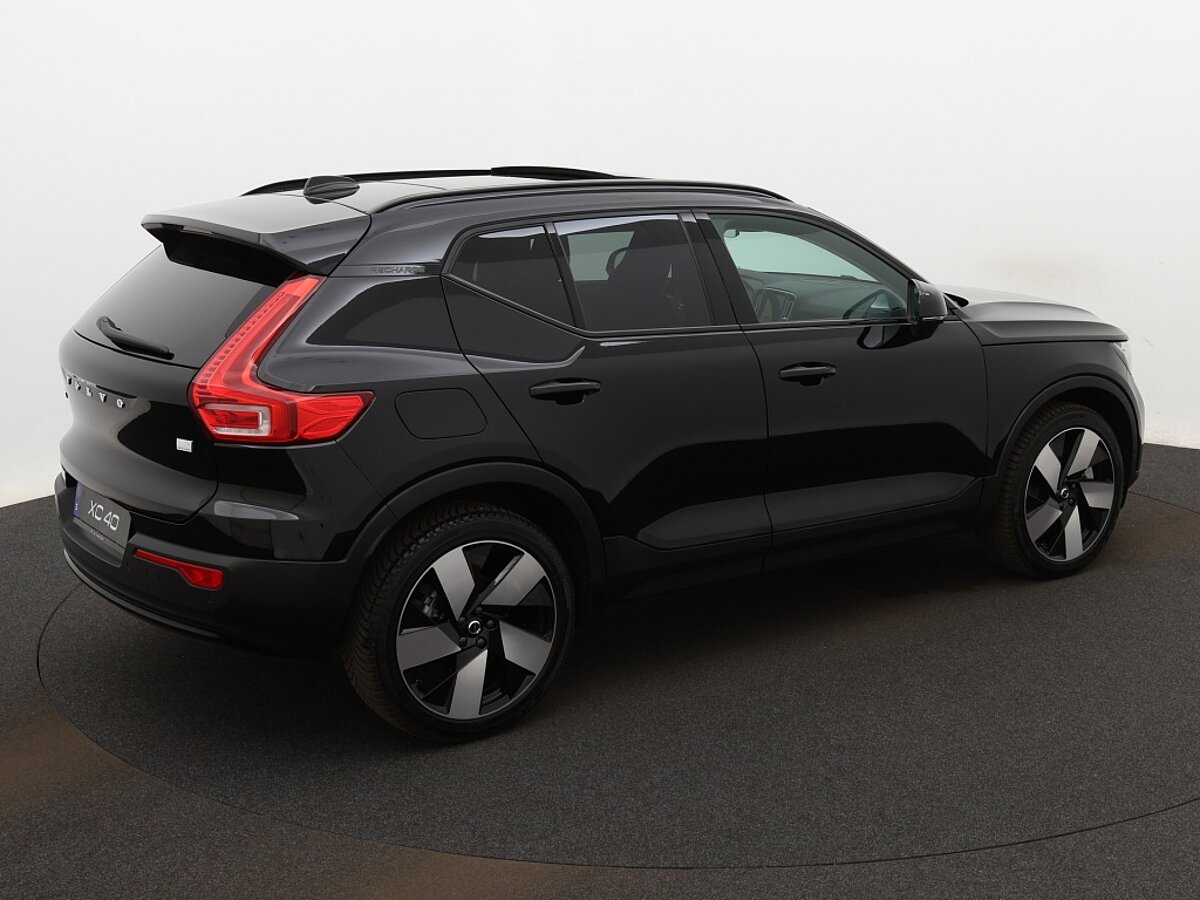 34860842 volvo xc40 1 5 t4 twin engine ultimate dark 20 velgen pano dak 01