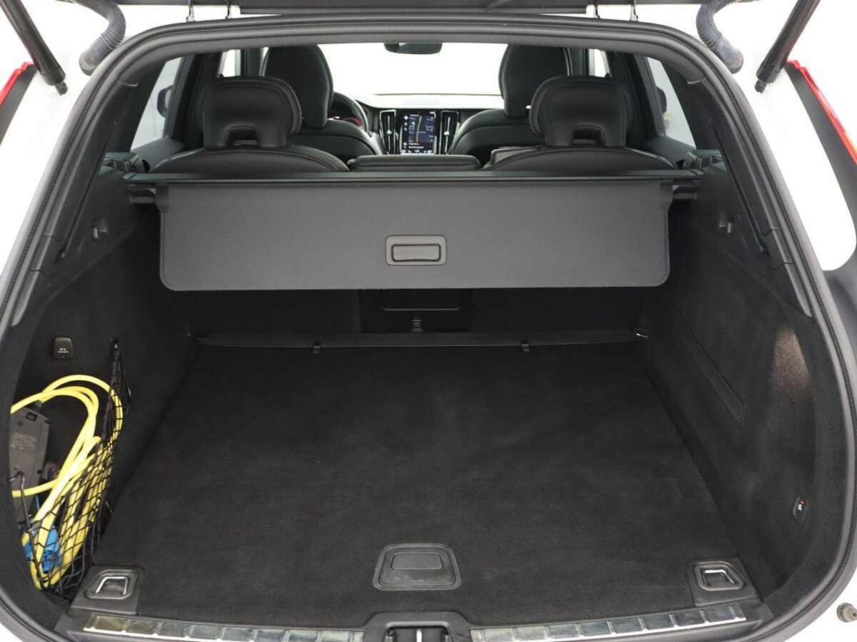 35352215 volvo xc60 2 0 t8 te awd r design 14